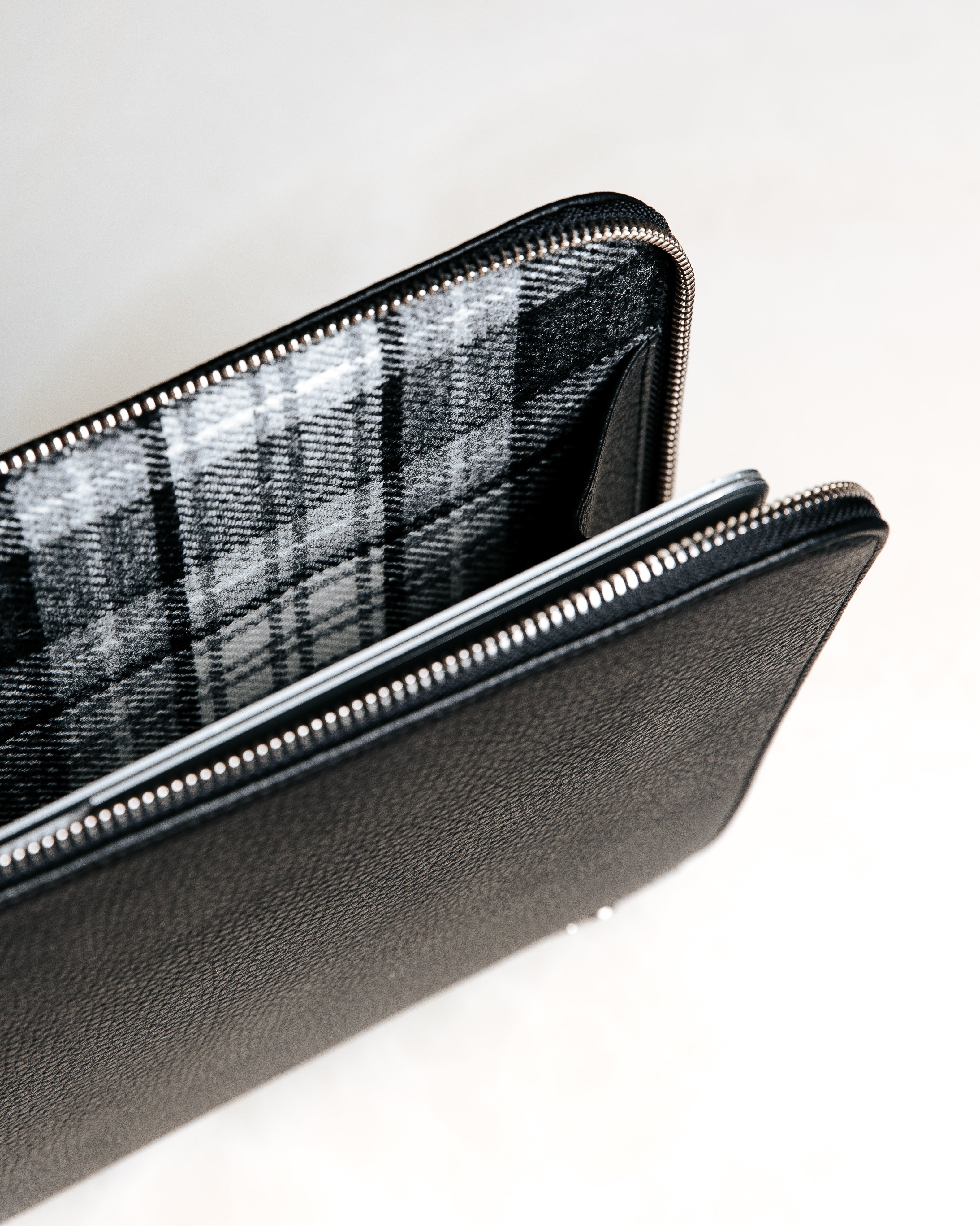 Rapport x Johnston's of Elgin Portfolio Case