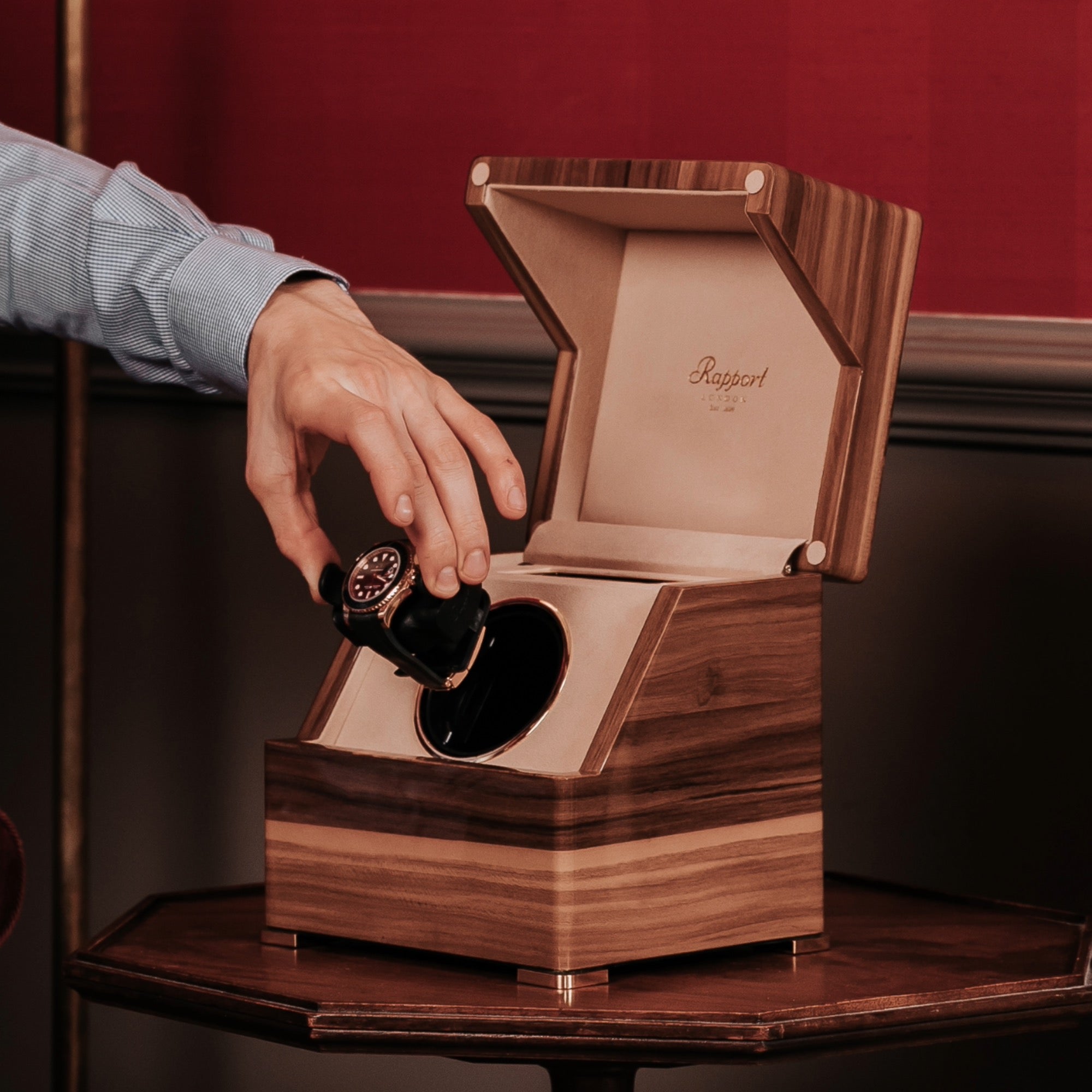 Perpetua III Single Watch Winder - Walnut