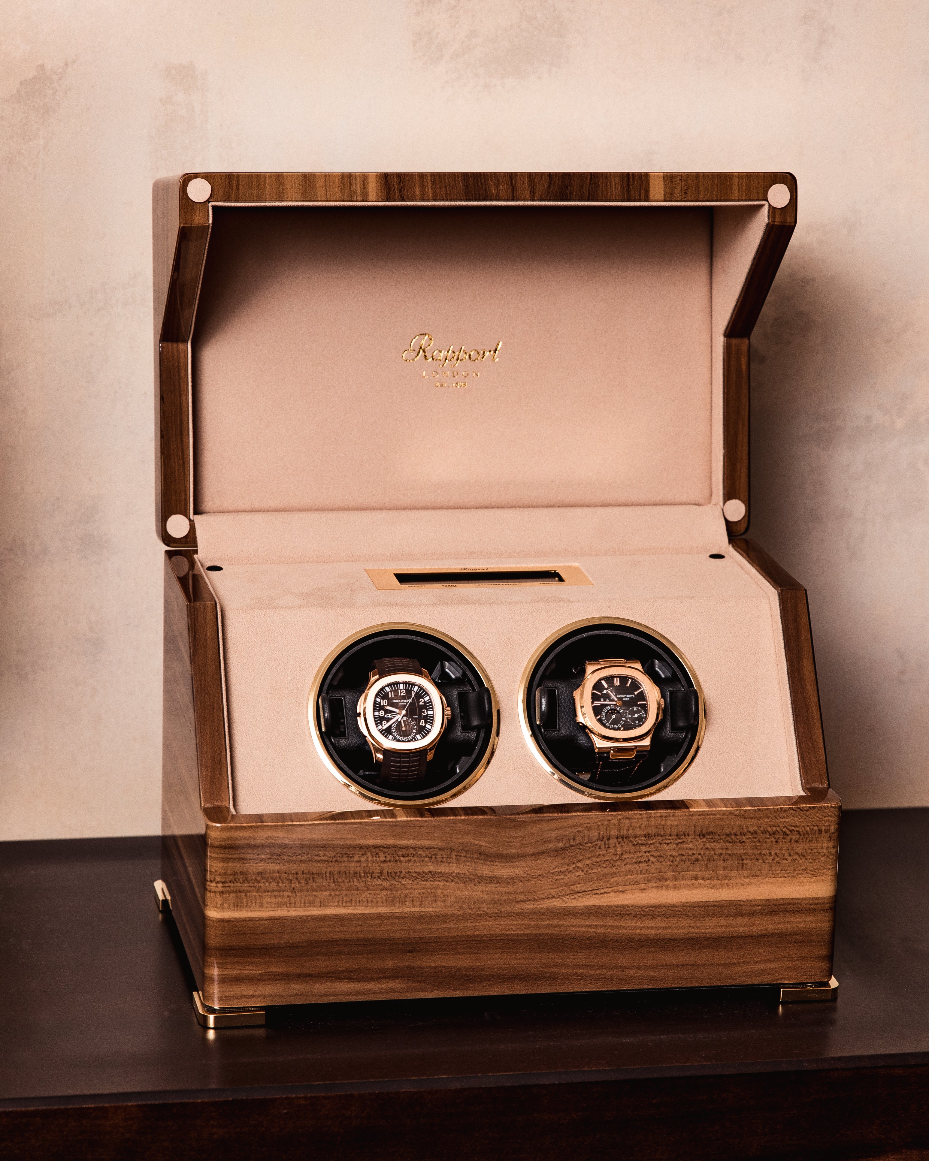 How to Use a Watch Winder