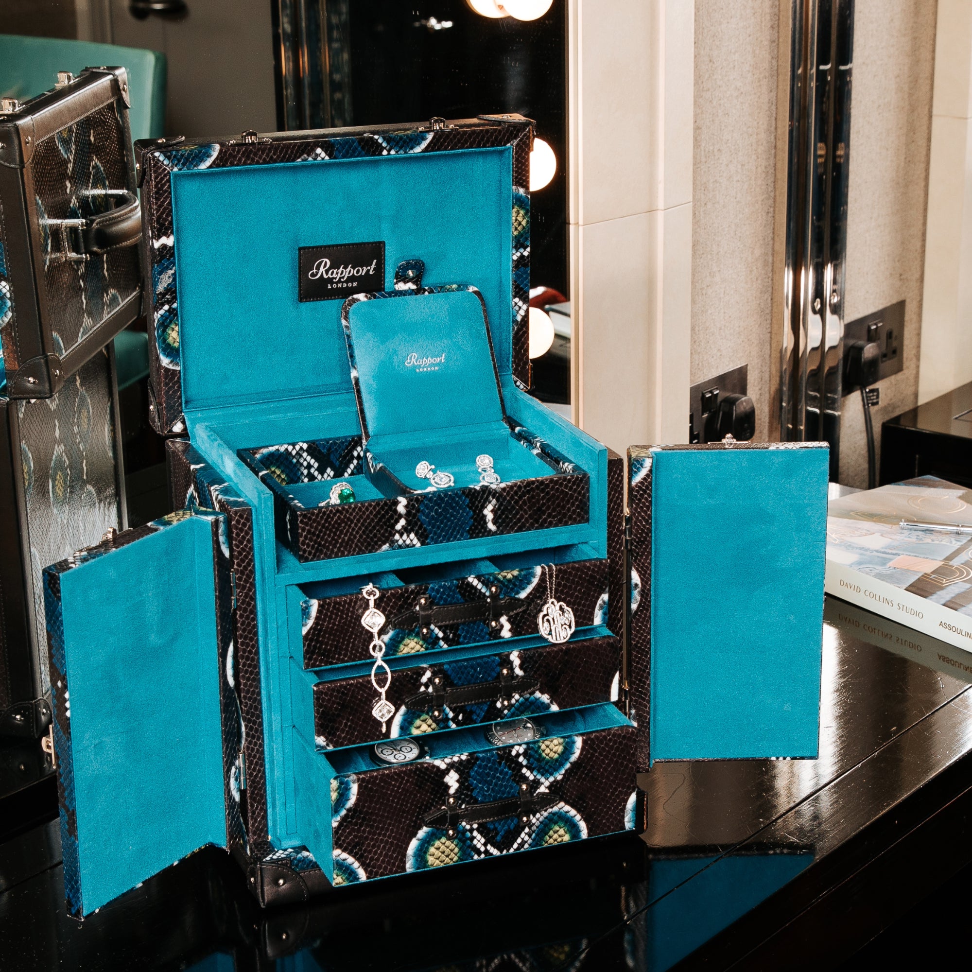 Amour Deluxe Jewellery Trunk - Blue